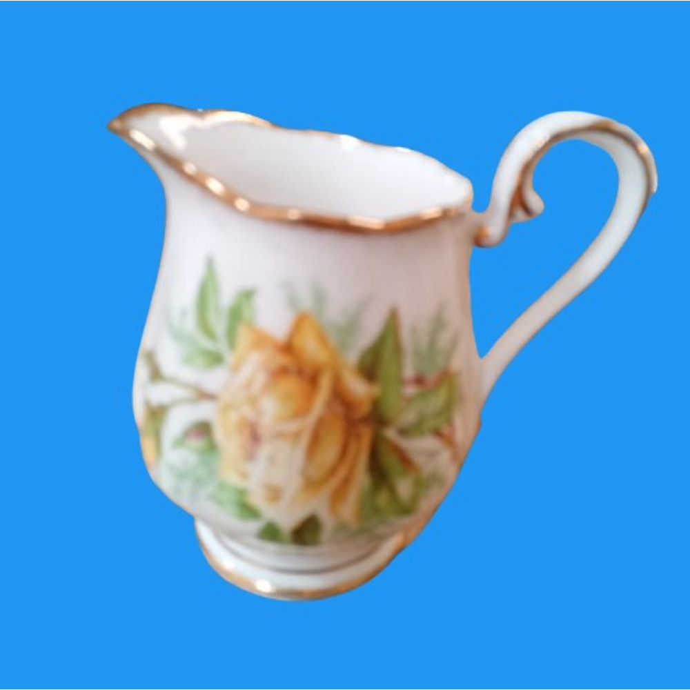 Royal Albert Yellow Tea Rose Tea Set Bone China England 7 Pcs Lot - Picture 11 of 12